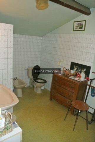 Plein coeur de Sainte Bazeille maison avec patio, garage et beaux volumes