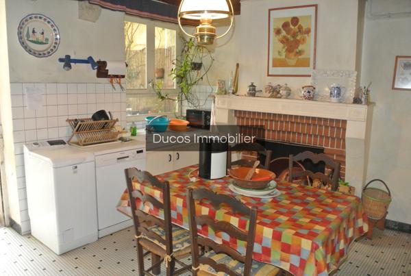 Plein coeur de Sainte Bazeille maison avec patio, garage et beaux volumes