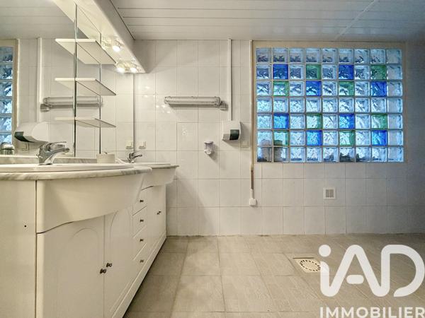 Maison à vendre 6 pièces 205 m² Le Châtenet-en-Dognon