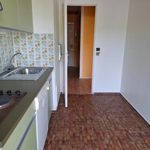 VERSAILLES (78) Appartement 2-3 p. Remis en vente