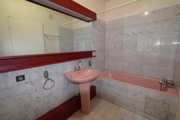 VERSAILLES (78) Appartement 2-3 p. Remis en vente