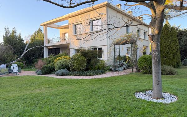 Maison à vendre    7 pièces • 196 m2 Avignon