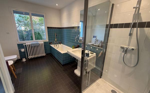 Maison à vendre    7 pièces • 196 m2 Avignon