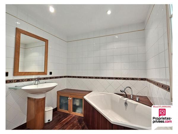 Maison Bou 8 pièces 225 m²