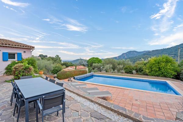 Vente                                                      Villa
                        
                     6 pièces                      171 m2                     à Les Adrets-de-l'Estérel