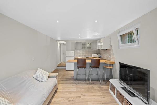 Vente                                                      Villa
                        
                     6 pièces                      171 m2                     à Les Adrets-de-l'Estérel