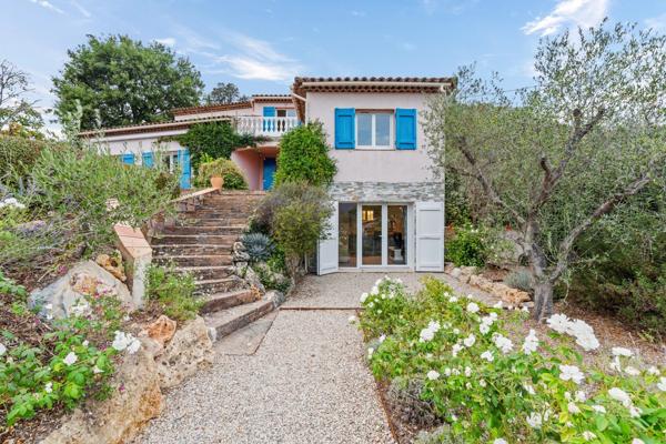 Vente                                                      Villa
                        
                     6 pièces                      171 m2                     à Les Adrets-de-l'Estérel