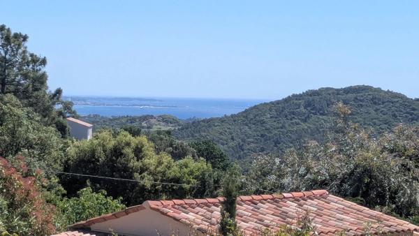 Vente                                                      Villa
                        
                     6 pièces                      171 m2                     à Les Adrets-de-l'Estérel