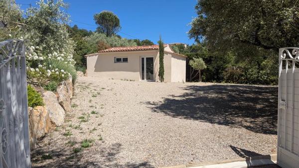 Vente                                                      Villa
                        
                     6 pièces                      171 m2                     à Les Adrets-de-l'Estérel