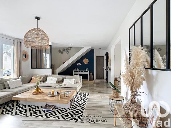 Maison 6 pièces de 128 m² à Lésigny (77150)