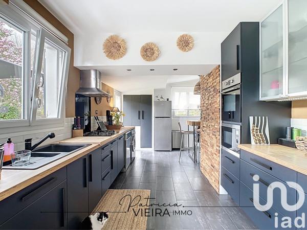 Maison 6 pièces de 128 m² à Lésigny (77150)