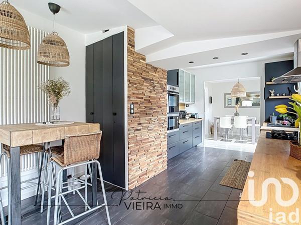 Maison 6 pièces de 128 m² à Lésigny (77150)