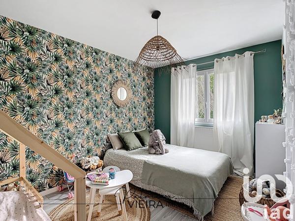 Maison 6 pièces de 128 m² à Lésigny (77150)