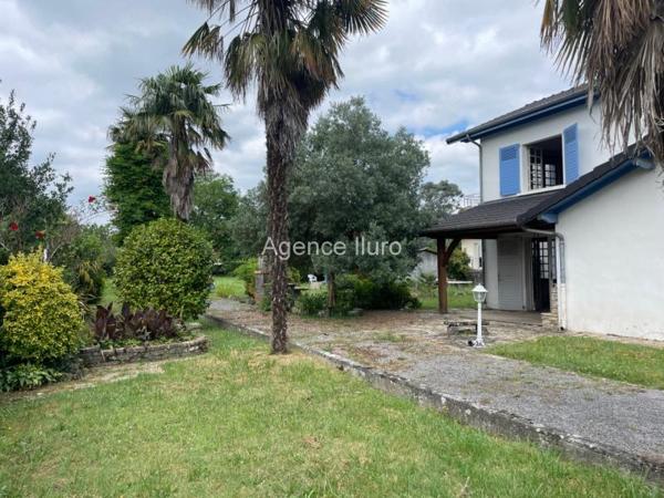 Maison - Oloron-sainte-marie - Réf.:205300 OLORON - Agréable maison de 130 m² sur terrain de 1100 m² - Type T4