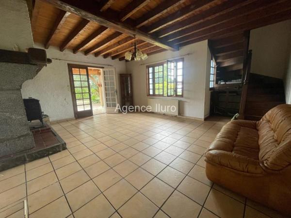Maison - Oloron-sainte-marie - Réf.:205300 OLORON - Agréable maison de 130 m² sur terrain de 1100 m² - Type T4