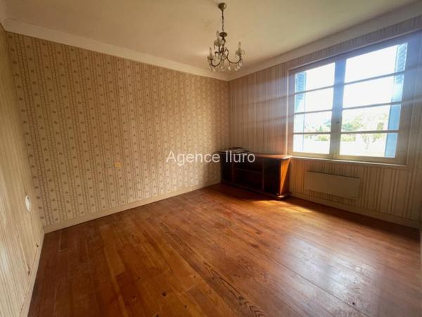 Maison - Oloron-sainte-marie - Réf.:205300 OLORON - Agréable maison de 130 m² sur terrain de 1100 m² - Type T4