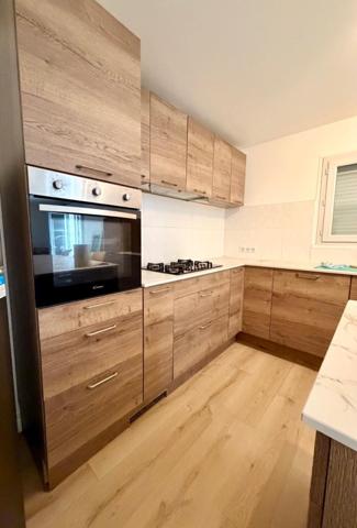 Maison familiale rénovée avec jardin et garage