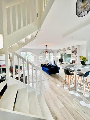 Maison moderne en R+1 pleine de charme avec garage