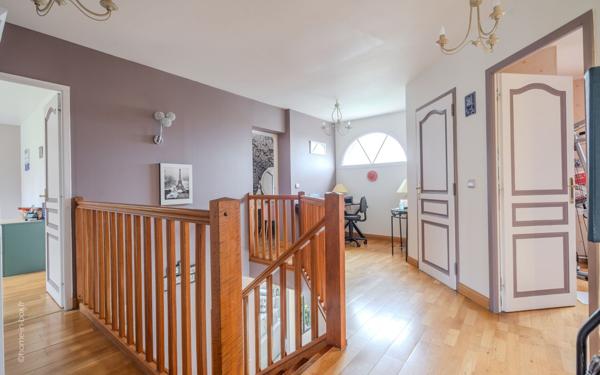 Maison à vendre    8 pièces • 181 m2 Crécy-la-Chapelle