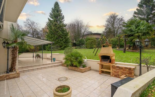 Maison à vendre    8 pièces • 181 m2 Crécy-la-Chapelle