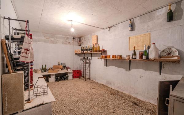 Maison à vendre    8 pièces • 181 m2 Crécy-la-Chapelle