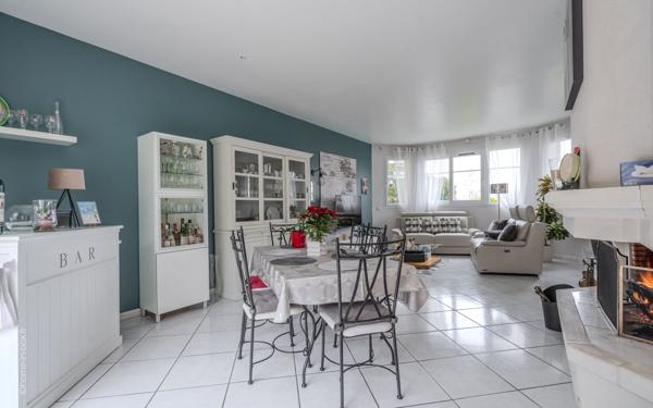 Maison à vendre    8 pièces • 181 m2 Crécy-la-Chapelle