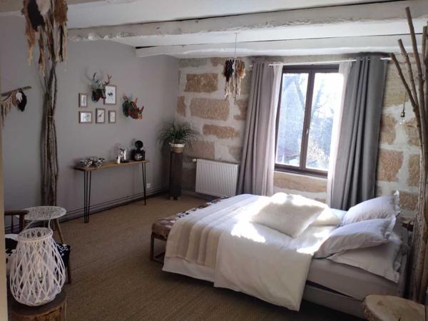 Maison ancienne - Lacapelle marival SECTEUR LACAPELLE-MARIVAL – Ensemble de charme avec gîte, chambres d’hôtes et grange – 282 m²