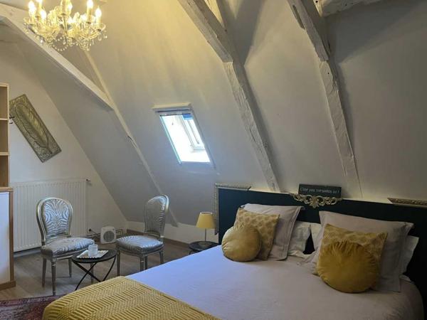 Maison ancienne - Lacapelle marival SECTEUR LACAPELLE-MARIVAL – Ensemble de charme avec gîte, chambres d’hôtes et grange – 282 m²