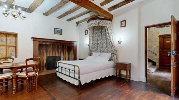 Appartement - Sarlat-la-caneda Sarlat Historique – Studio d'exception au 1er étage noble (XIIIe siècle). Visite virtuelle sur demande