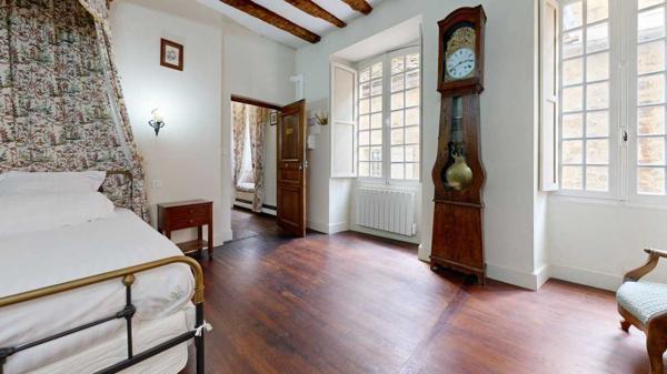 Appartement - Sarlat-la-caneda Sarlat Historique – Studio d'exception au 1er étage noble (XIIIe siècle). Visite virtuelle sur demande
