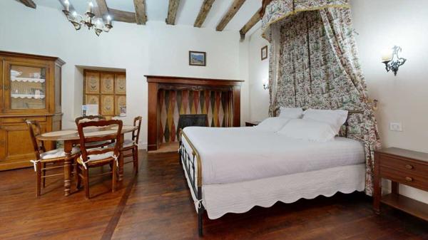 Appartement - Sarlat-la-caneda Sarlat Historique – Studio d'exception au 1er étage noble (XIIIe siècle). Visite virtuelle sur demande