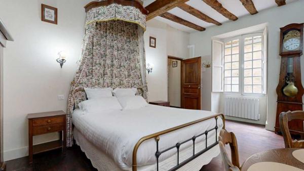 Appartement - Sarlat-la-caneda Sarlat Historique – Studio d'exception au 1er étage noble (XIIIe siècle). Visite virtuelle sur demande