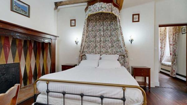 Appartement - Sarlat-la-caneda Sarlat Historique – Studio d'exception au 1er étage noble (XIIIe siècle). Visite virtuelle sur demande