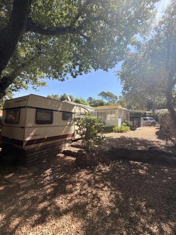 Vente                                                      Terrain
                        
                                         200 m2                     à Fréjus