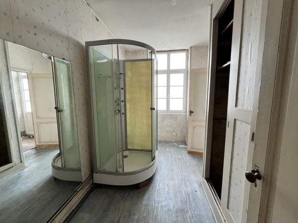 Maison à vendre 150 000 € Saujon 4 p 133 m² DPE D
