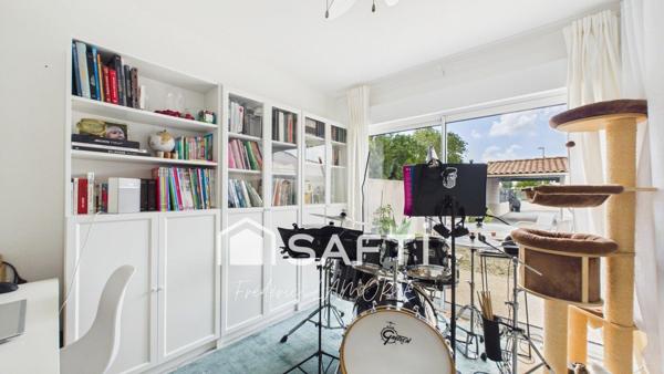 Maison 2015, 3 ch + bureau, garage, pergola