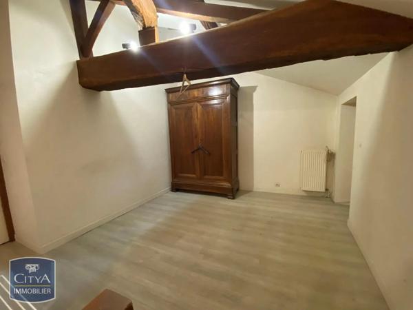 Appartement à louer 2 pièces 52m² Châtenay (01090)