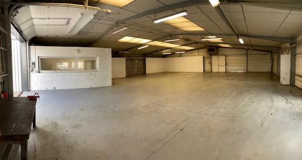 A LOUER Local d'activité 400 m² - NORD de NANTES