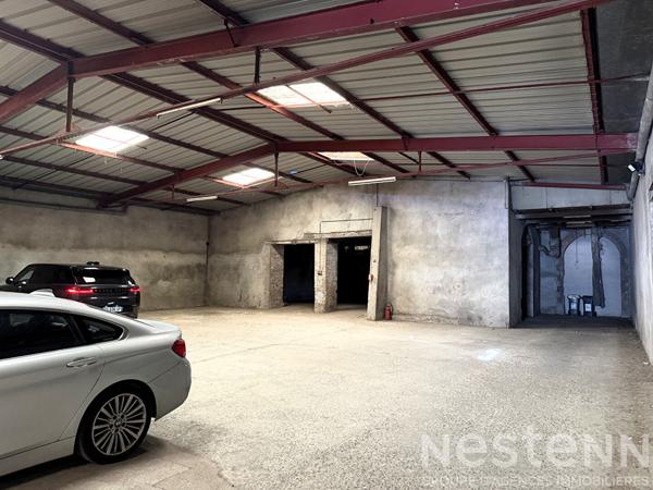 CARCASSONNE - Ensemble professionnel avec 160 m² de bureaux et 550 m² de garage-entrepôt