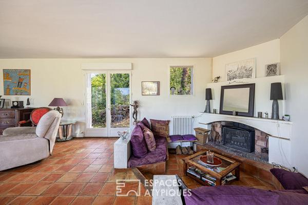Maison avec vue dégagée, piscine et jardin arboré sur les hauteurs du 5ème
