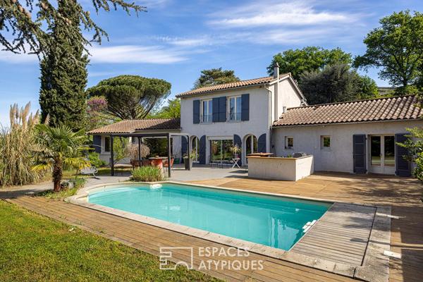 Maison avec vue dégagée, piscine et jardin arboré sur les hauteurs du 5ème