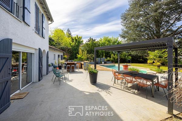 Maison avec vue dégagée, piscine et jardin arboré sur les hauteurs du 5ème