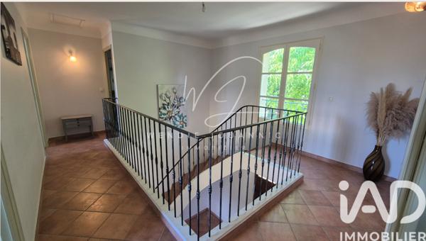 Maison à vendre 10 pièces 304 m² Cuers