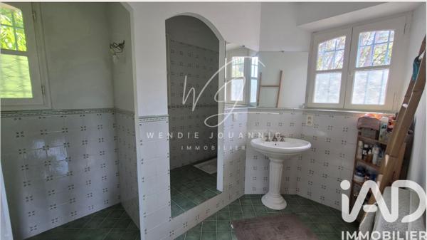 Maison à vendre 10 pièces 304 m² Cuers