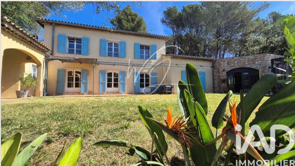 Maison à vendre 10 pièces 304 m² Cuers