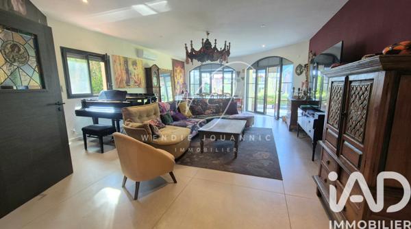 Maison à vendre 10 pièces 304 m² Cuers