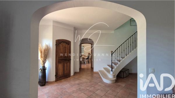 Maison à vendre 10 pièces 304 m² Cuers