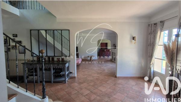 Maison à vendre 10 pièces 304 m² Cuers