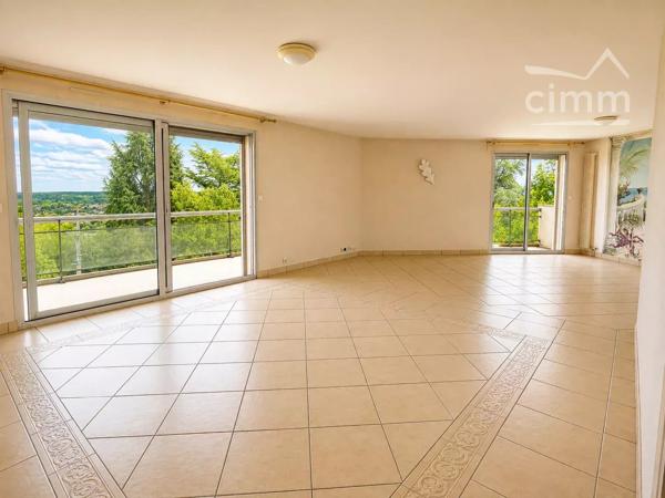 RARE À BLOIS – 145 m², terrasse, vue dégagée et volumes exceptionnels.