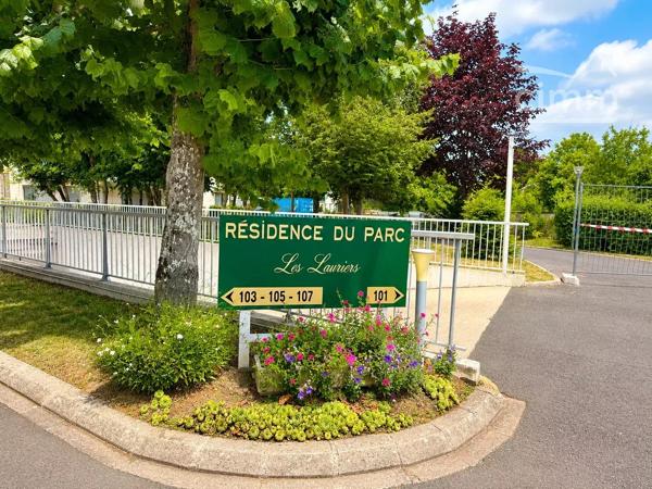 RARE À BLOIS – 145 m², terrasse, vue dégagée et volumes exceptionnels.